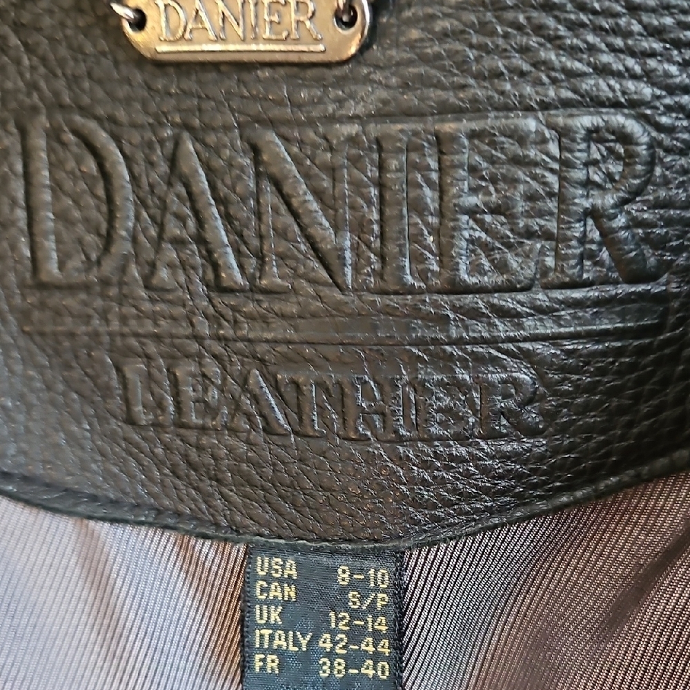 Danier Black Leather Shirt Jacket - Picture 5 of 6
